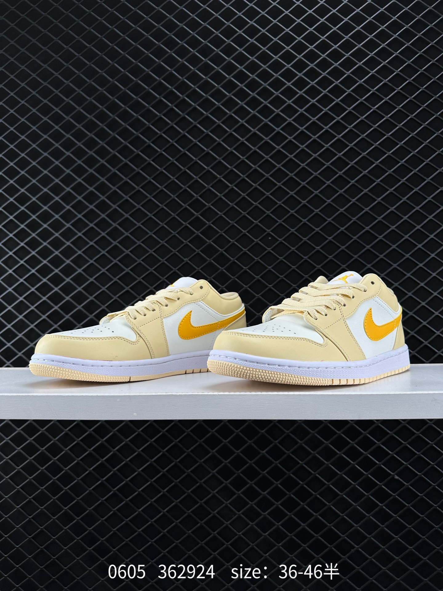 Nike Wmns Air Jordan 1 Low”White Wolf Grey“